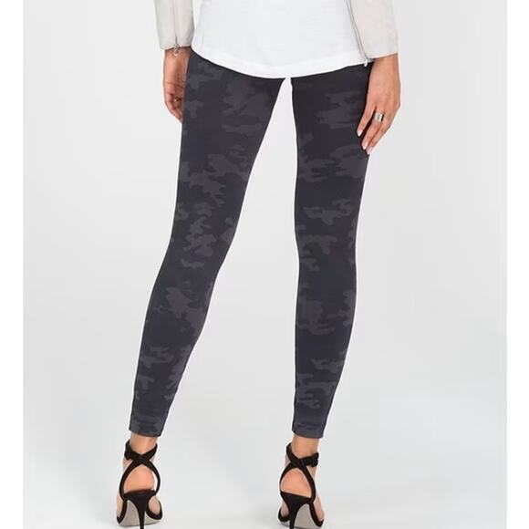 Spanx Seamless Green Camo Leggings SZ S - Picture 3 of 11